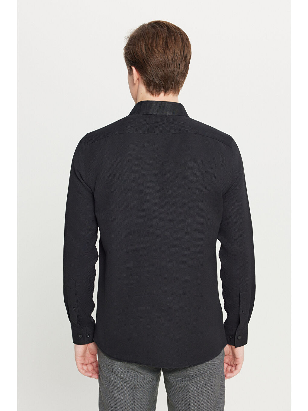 Erkek Siyah Pamuklu Tailored Slim Fit Dar Kesim Küçük İtalyan Yaka Armürlü Gömlek-4