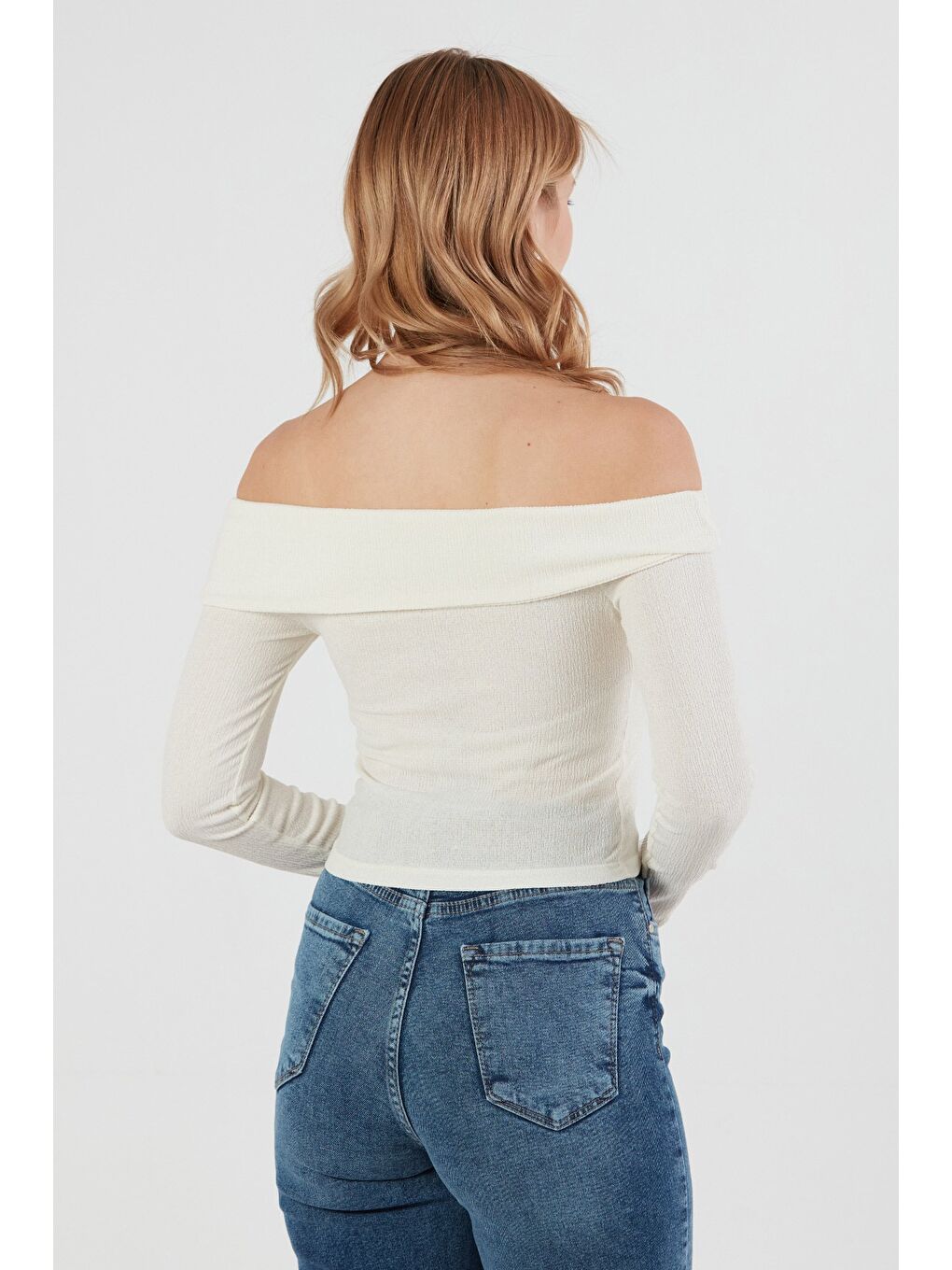 Ekru Bürümcük Kumaş Madonna Yaka Bluz-1