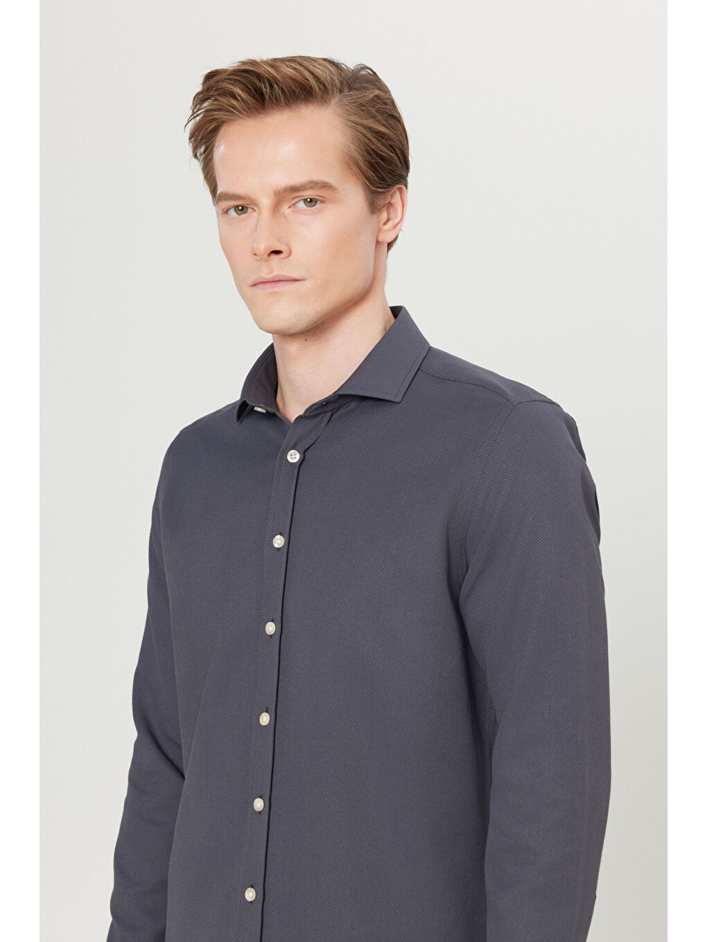 Erkek Antrasit Pamuklu Tailored Slim Fit Dar Kesim Küçük İtalyan Yaka Armürlü Gömlek-3