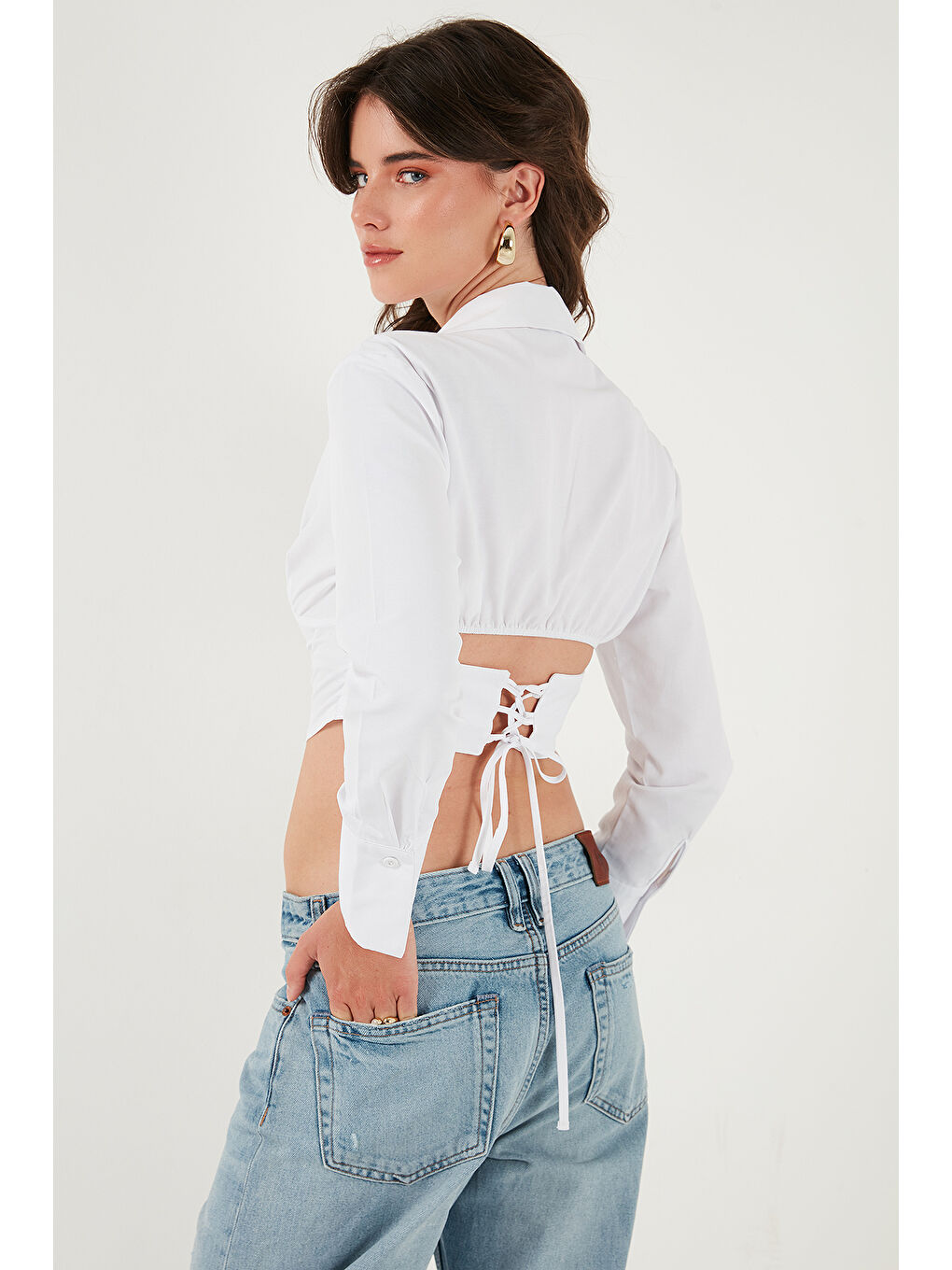 Beyaz Fitted Fit Pamuklu Korse Detaylı Uzun Kollu Crop Gömlek 611GO00376-2