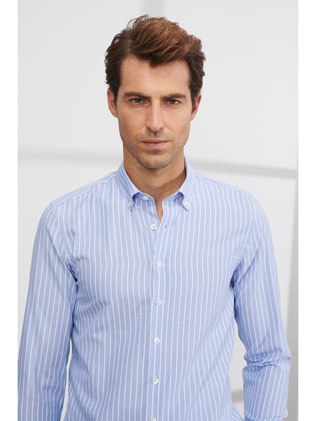 Erkek Mavi-Beyaz Tailored Slim Fit Dar Kesim Düğmeli Yaka Çizgili Oxford-2