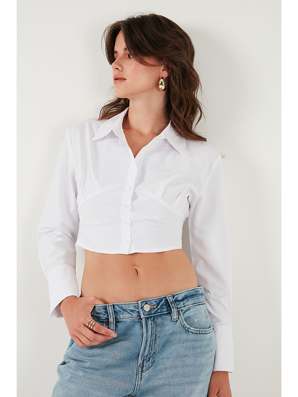 Beyaz Fitted Fit Pamuklu Korse Detaylı Uzun Kollu Crop Gömlek 611GO00376-3