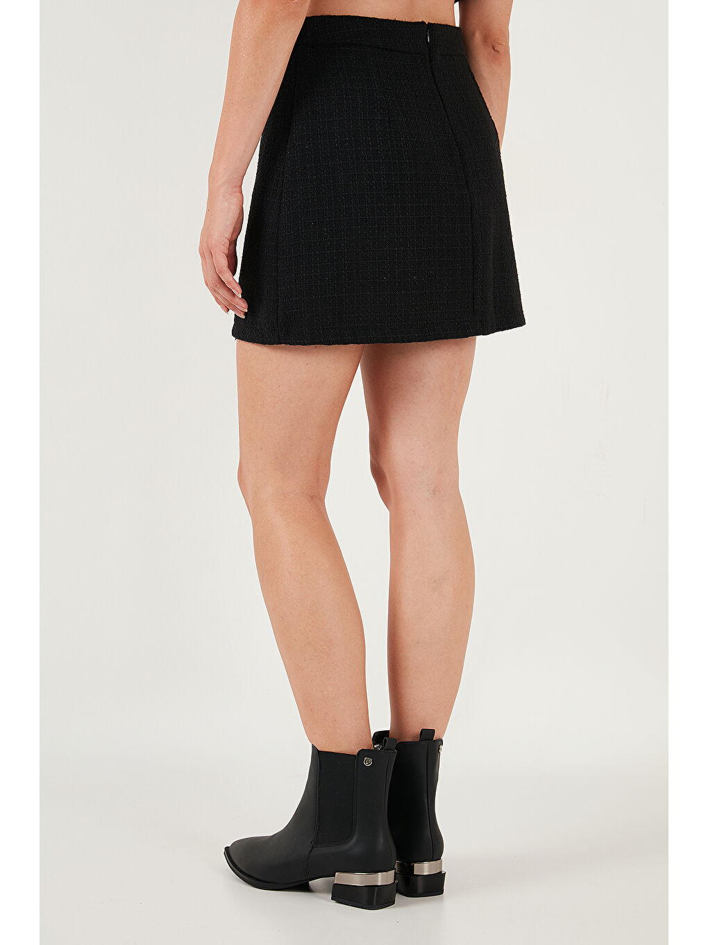 Siyah Pamuk ve Yün Karışımlı Slim Fit Mini Boy Tüvit Etek 611AU086-5