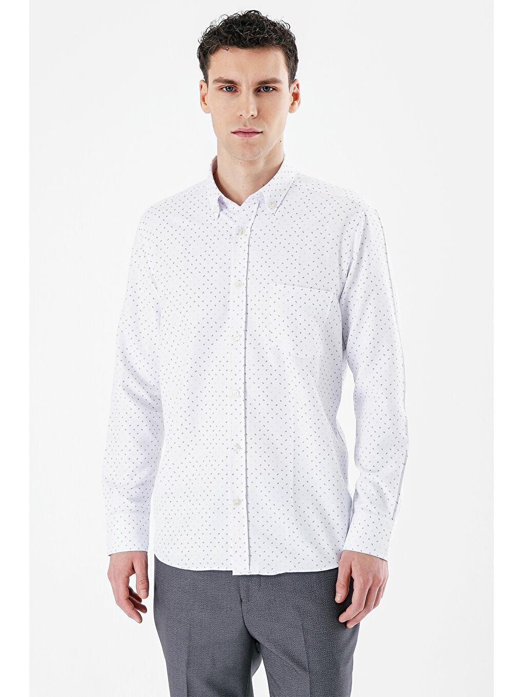 Beyaz Uzun Kollu Baskılı Bez Ayağı Düğmeli Yaka Cepli Pamuklu Comfort Fit Gömlek 1004235164
