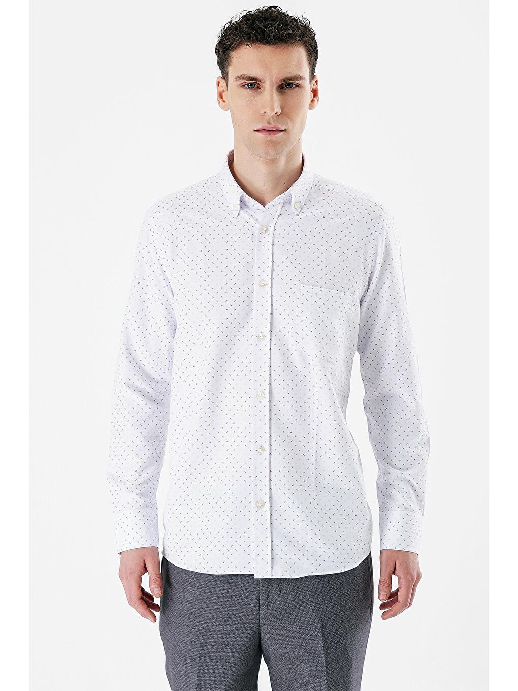 Beyaz Uzun Kollu Baskılı Bez Ayağı Düğmeli Yaka Cepli Pamuklu Comfort Fit Gömlek 1004235164-1