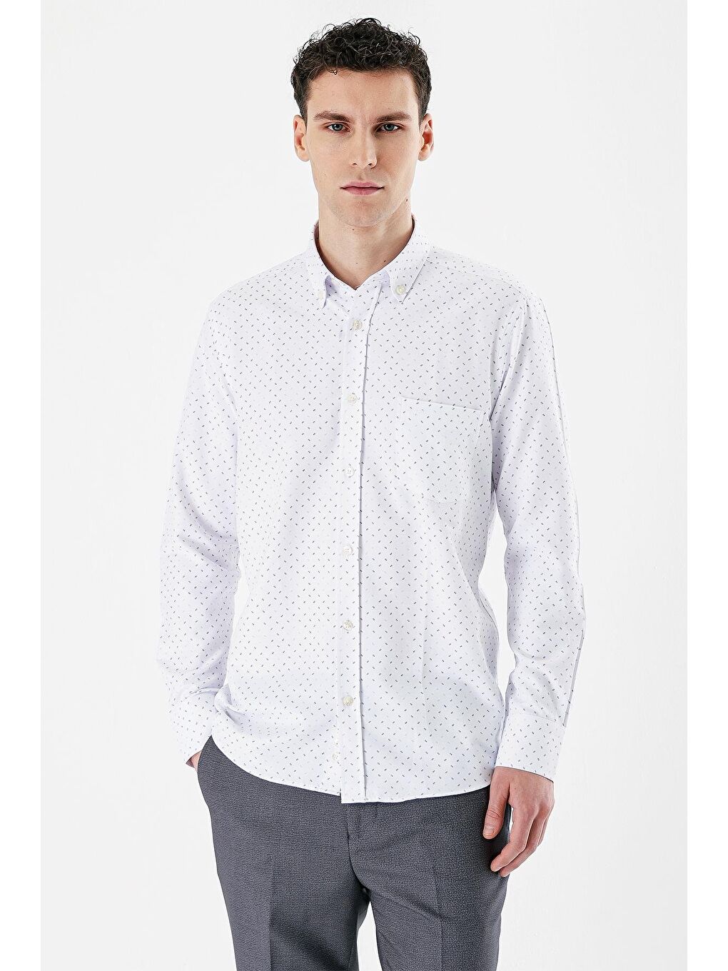 Beyaz Uzun Kollu Baskılı Bez Ayağı Düğmeli Yaka Cepli Pamuklu Comfort Fit Gömlek 1004235164-2