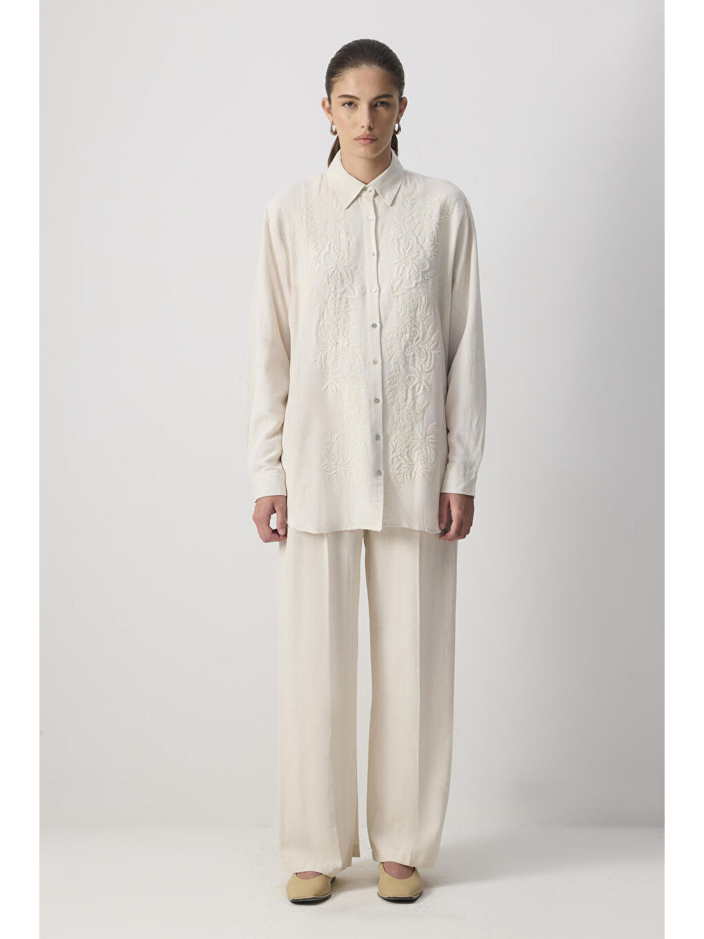 Bej Nakışlı Gömlek