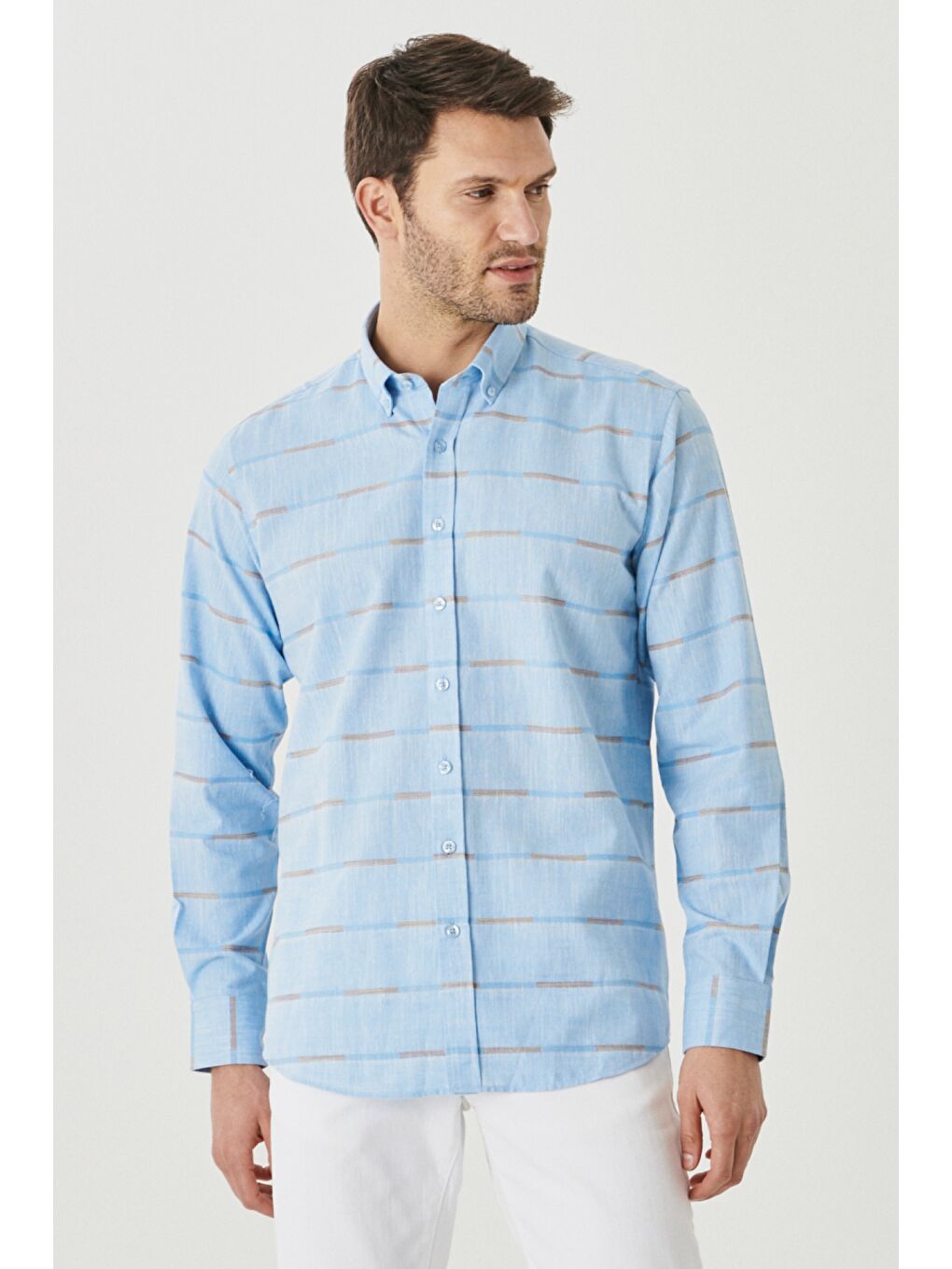 Erkek Açık Mavi Comfort Fit Rahat Kesim Düğmeli Yaka %100 Pamuk Çizgili Gömlek