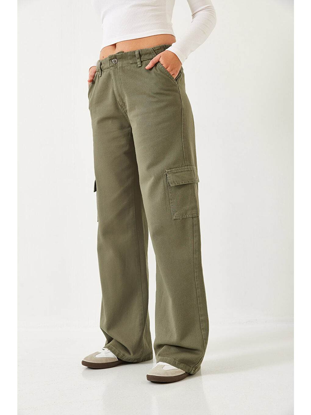 Haki Kadın Kargo Cepli Beli Lastikli Pantolon-1