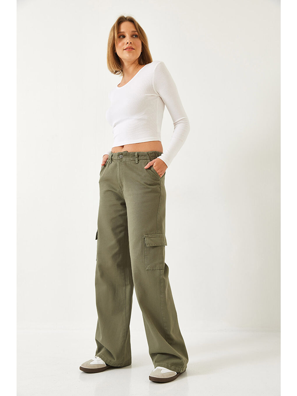 Haki Kadın Kargo Cepli Beli Lastikli Pantolon-3