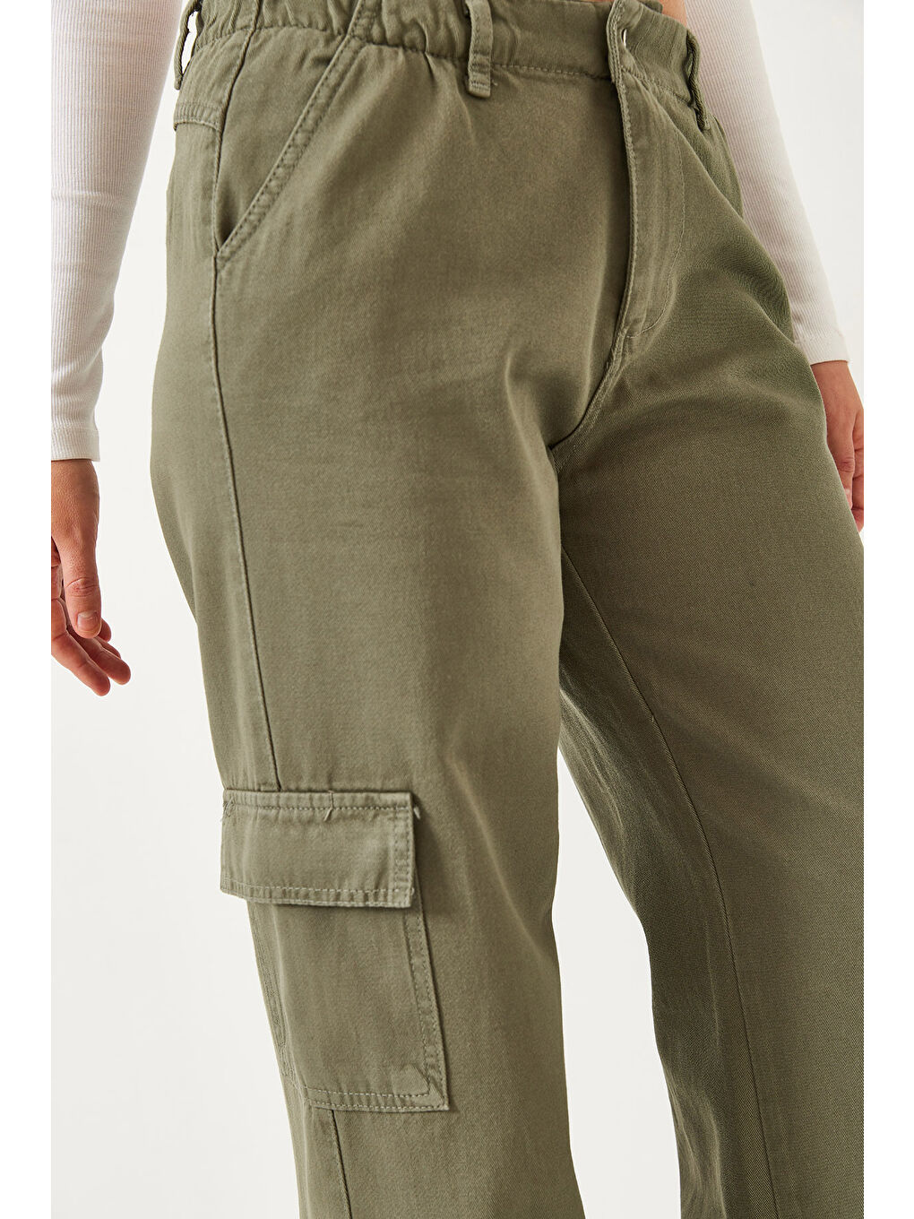 Haki Kadın Kargo Cepli Beli Lastikli Pantolon-4