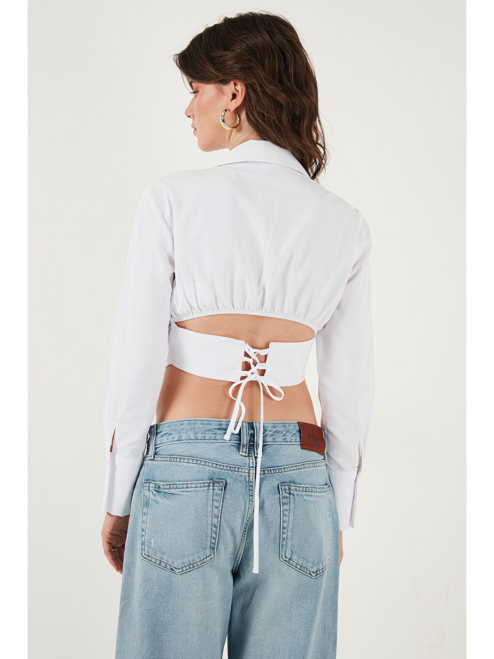 Beyaz Fitted Fit Pamuklu Korse Detaylı Uzun Kollu Crop Gömlek 611GO00376-5