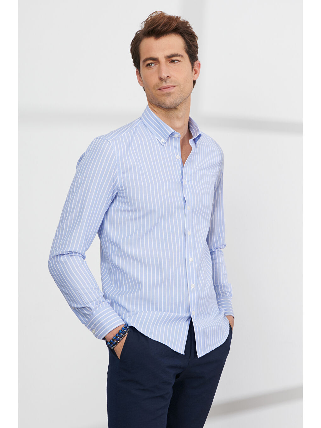 Erkek Mavi-Beyaz Tailored Slim Fit Dar Kesim Düğmeli Yaka Çizgili Oxford-6