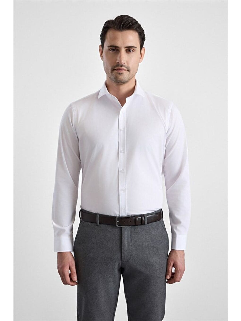 Beyaz Slim Klasik Yaka Düz Klasik Gömlek