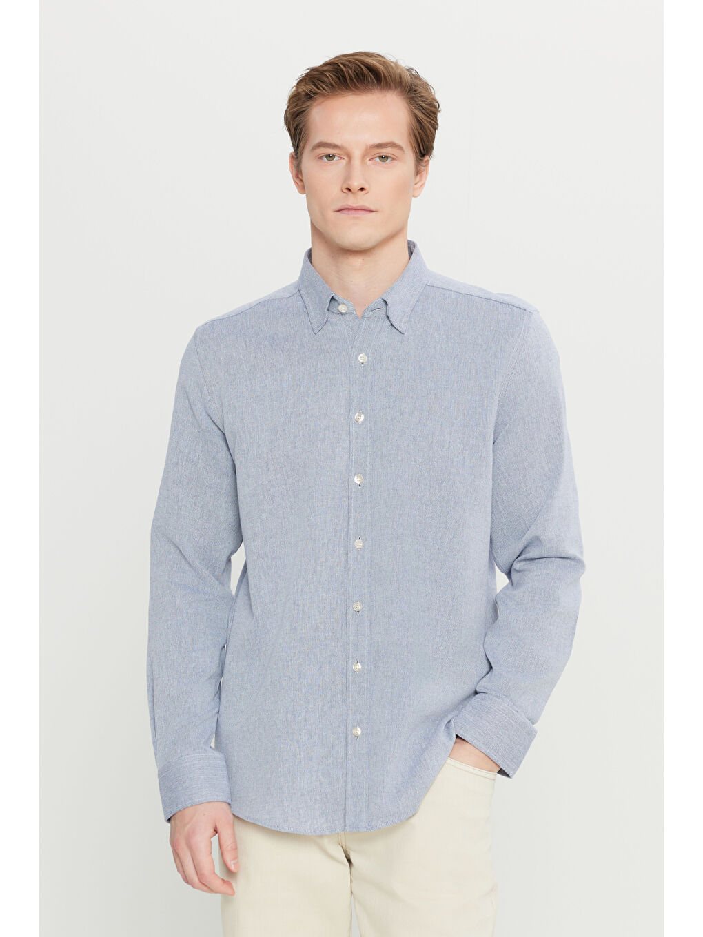 Erkek Lacivert %100 Pamuklu Tailored Slim Fit Dar Kesim Gizli Düğmeli Yaka Armürlü Gömlek-2