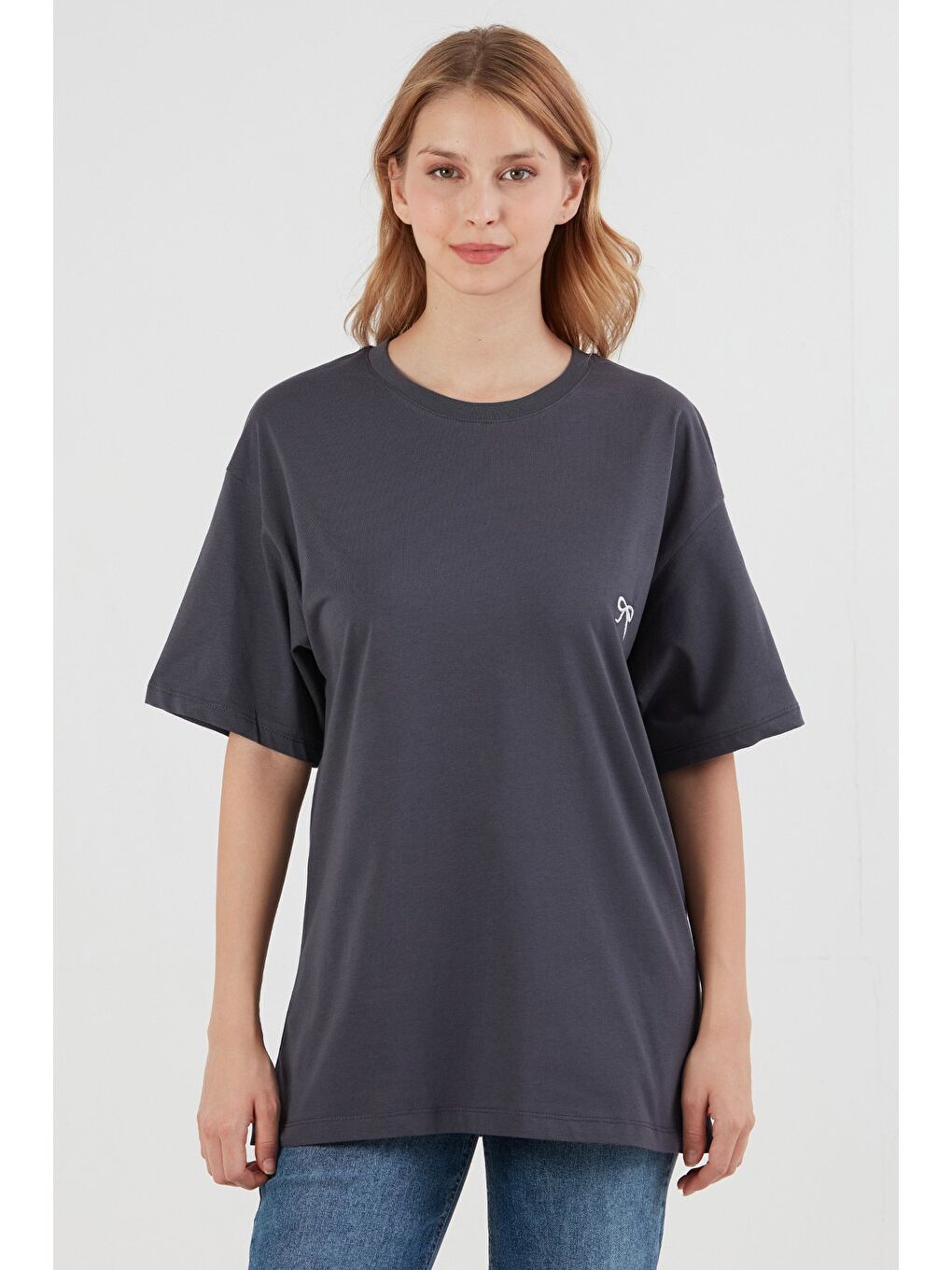 Antrasit Kurdele Nakışlı Oversize Tişört