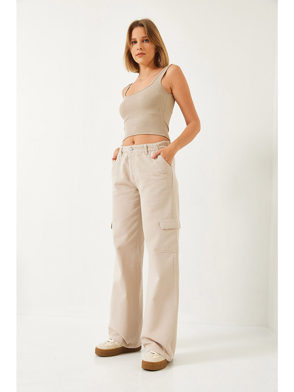 Bej Kadın Kargo Cepli Beli Lastikli Pantolon-1