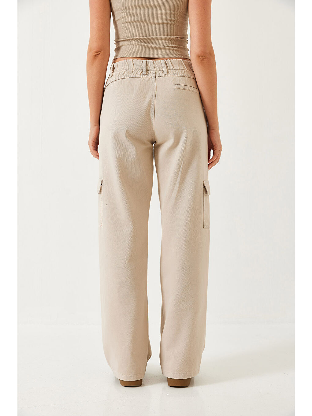 Bej Kadın Kargo Cepli Beli Lastikli Pantolon-5