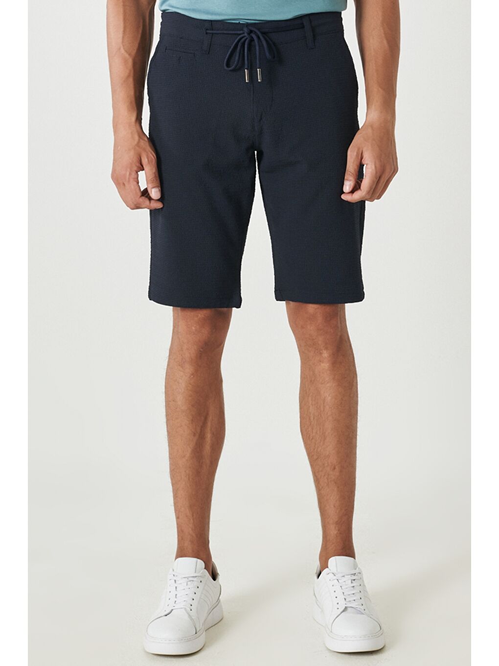 Erkek Lacivert Slim Fit Dar Kesim Beli Bağlamalı Esnek Şort-1