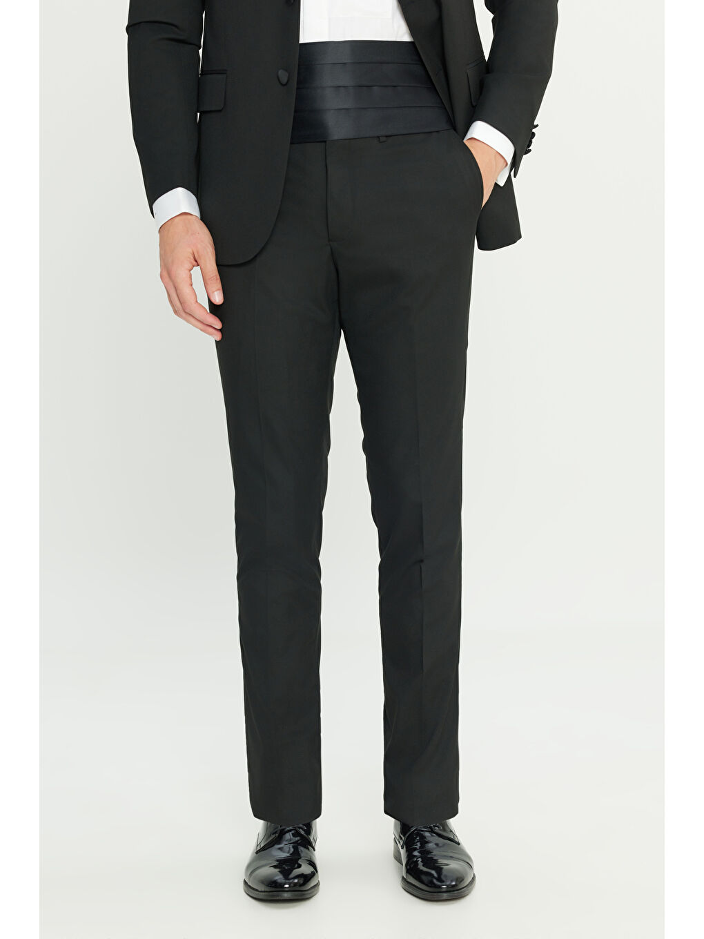 Erkek Siyah Slim Fit Dar Kesim Çıkma Kırlangıç Yaka Kapak Cepli Damatlık Smokin Takım-4