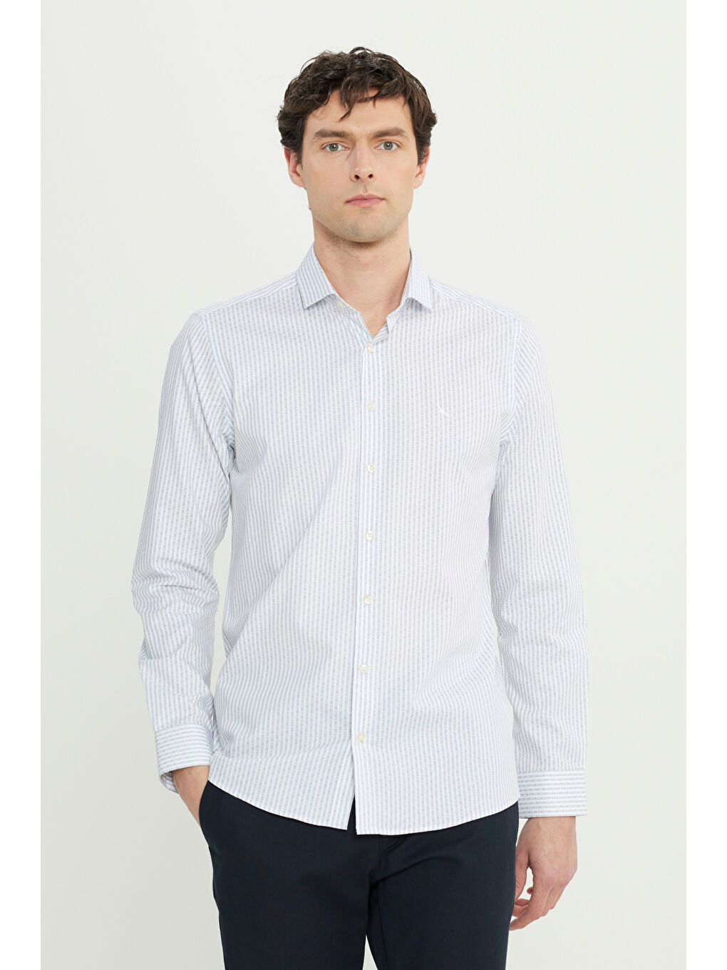 Erkek Beyaz-Siyah %100 Pamuk Slim Fit Dar Kesim Küçük İtalyan Yaka Çizgili Gömlek-2