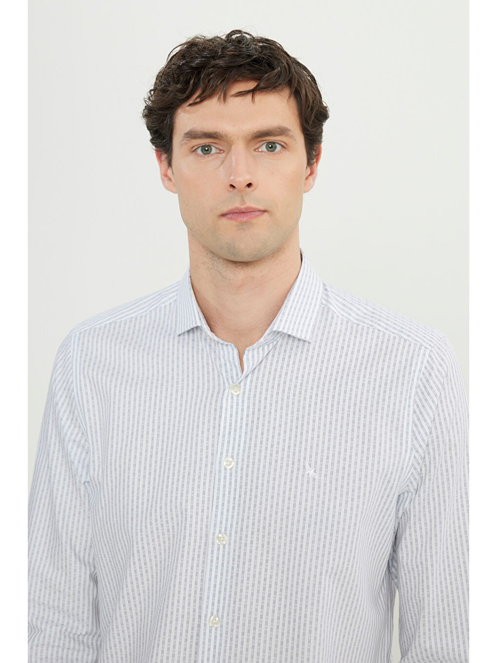 Erkek Beyaz-Siyah %100 Pamuk Slim Fit Dar Kesim Küçük İtalyan Yaka Çizgili Gömlek-3