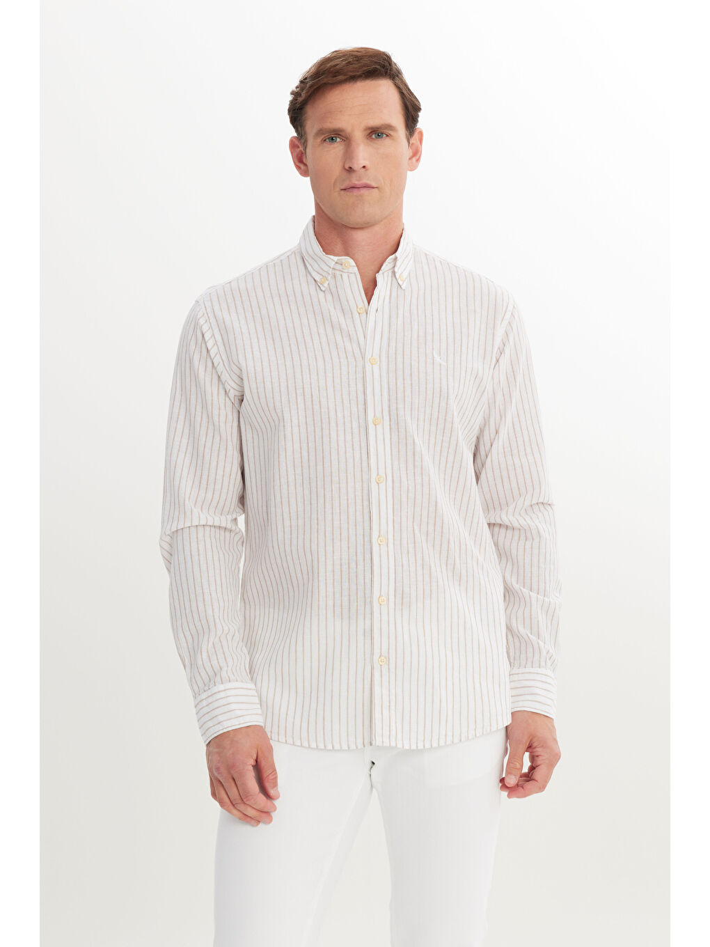 Erkek Beyaz-Bej Pamuklu Keten Comfort Fit Düğmeli Yaka Çizgili Gömlek-2