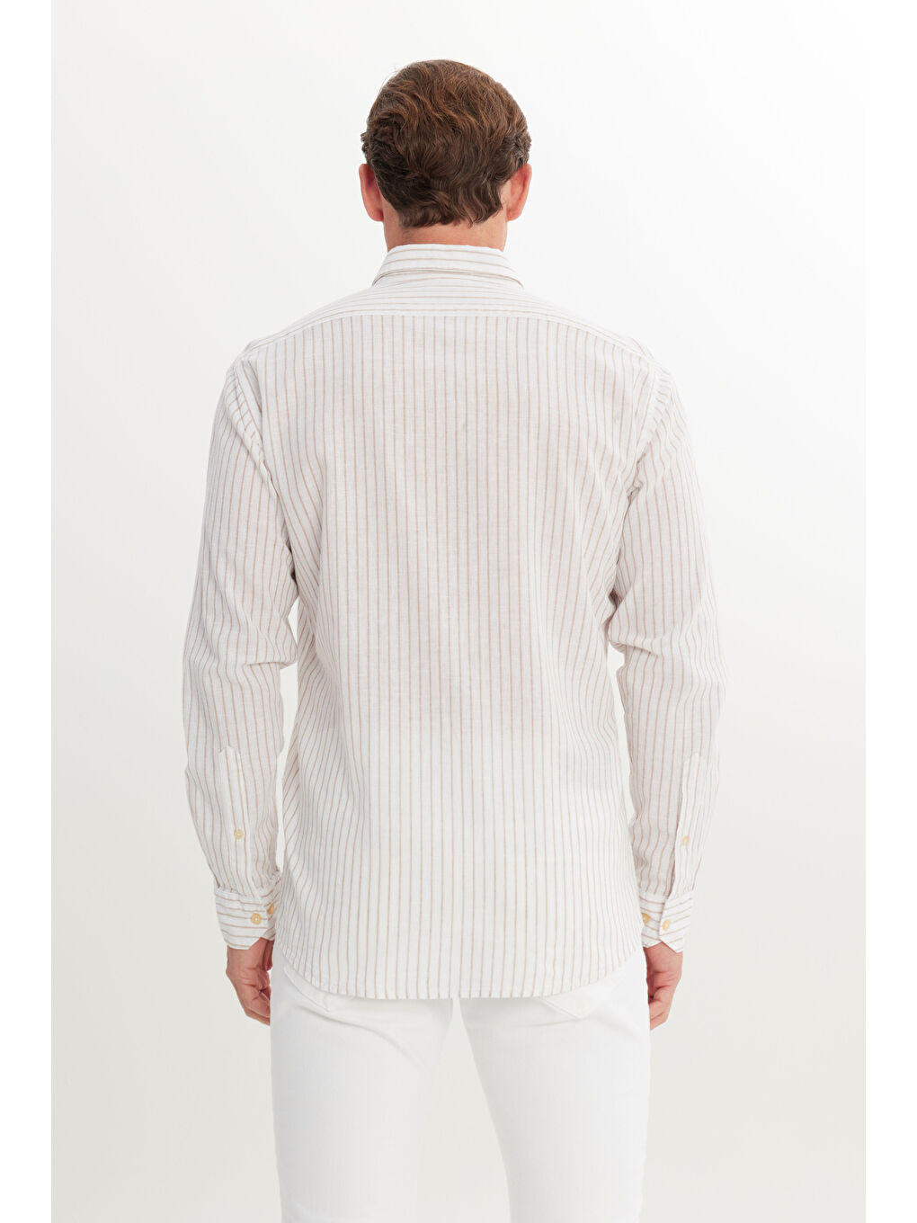 Erkek Beyaz-Bej Pamuklu Keten Comfort Fit Düğmeli Yaka Çizgili Gömlek-4