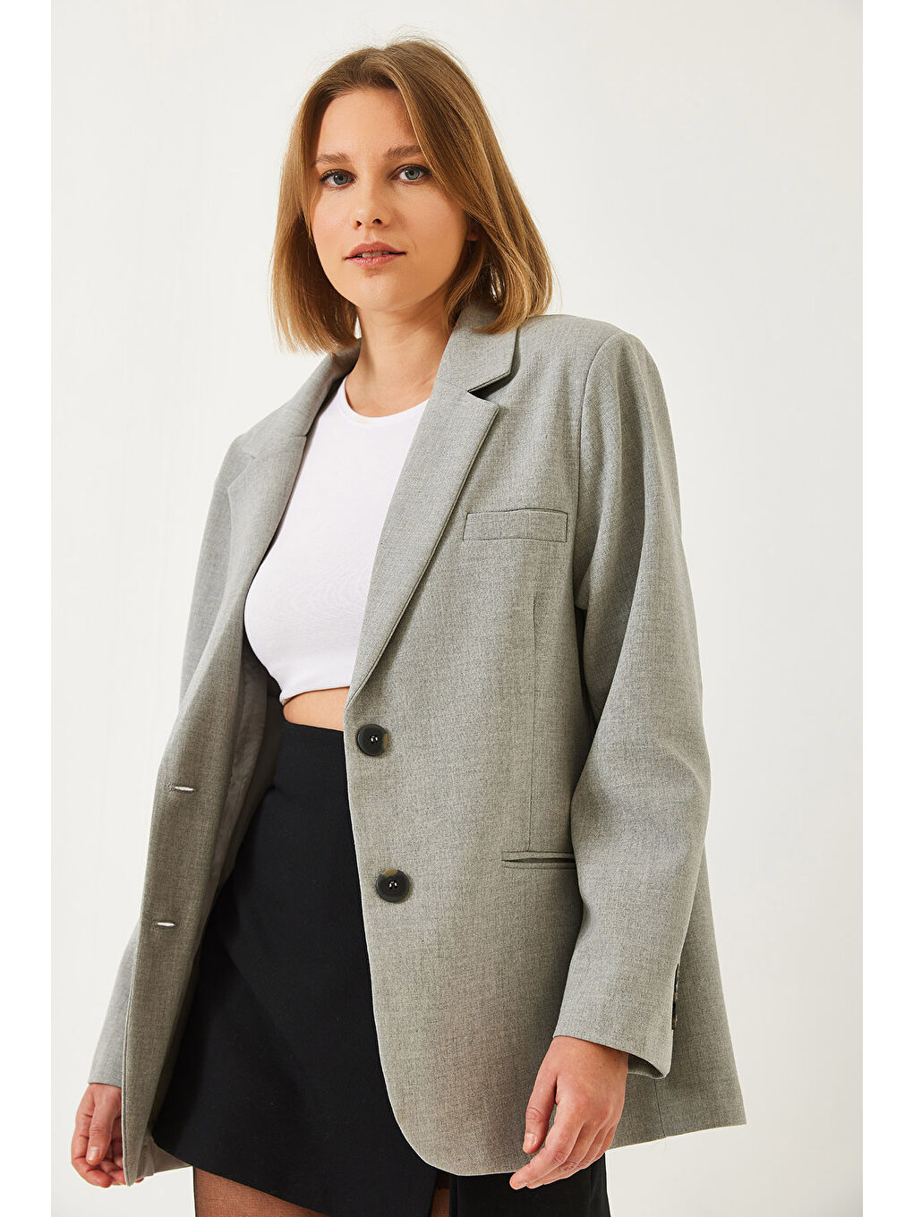 Gri Kadın Vatkalı Çift Cepli Astarlı Blazer Ceket-3