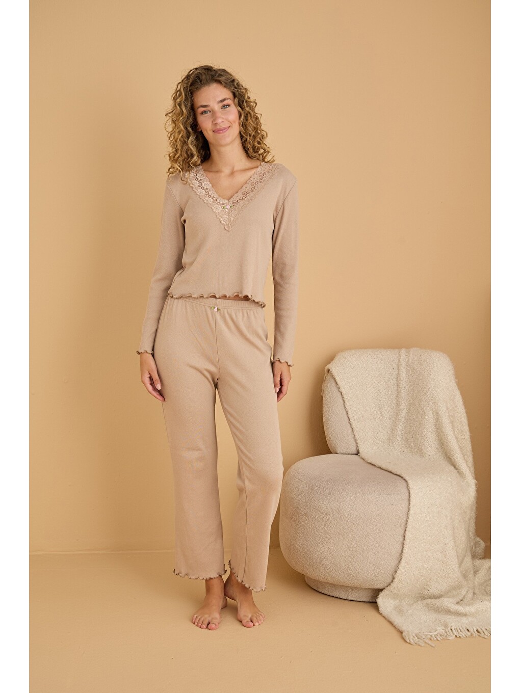 Bej Pamuklu Dantelli Fitilli Örme Pijama Takım25226005-1