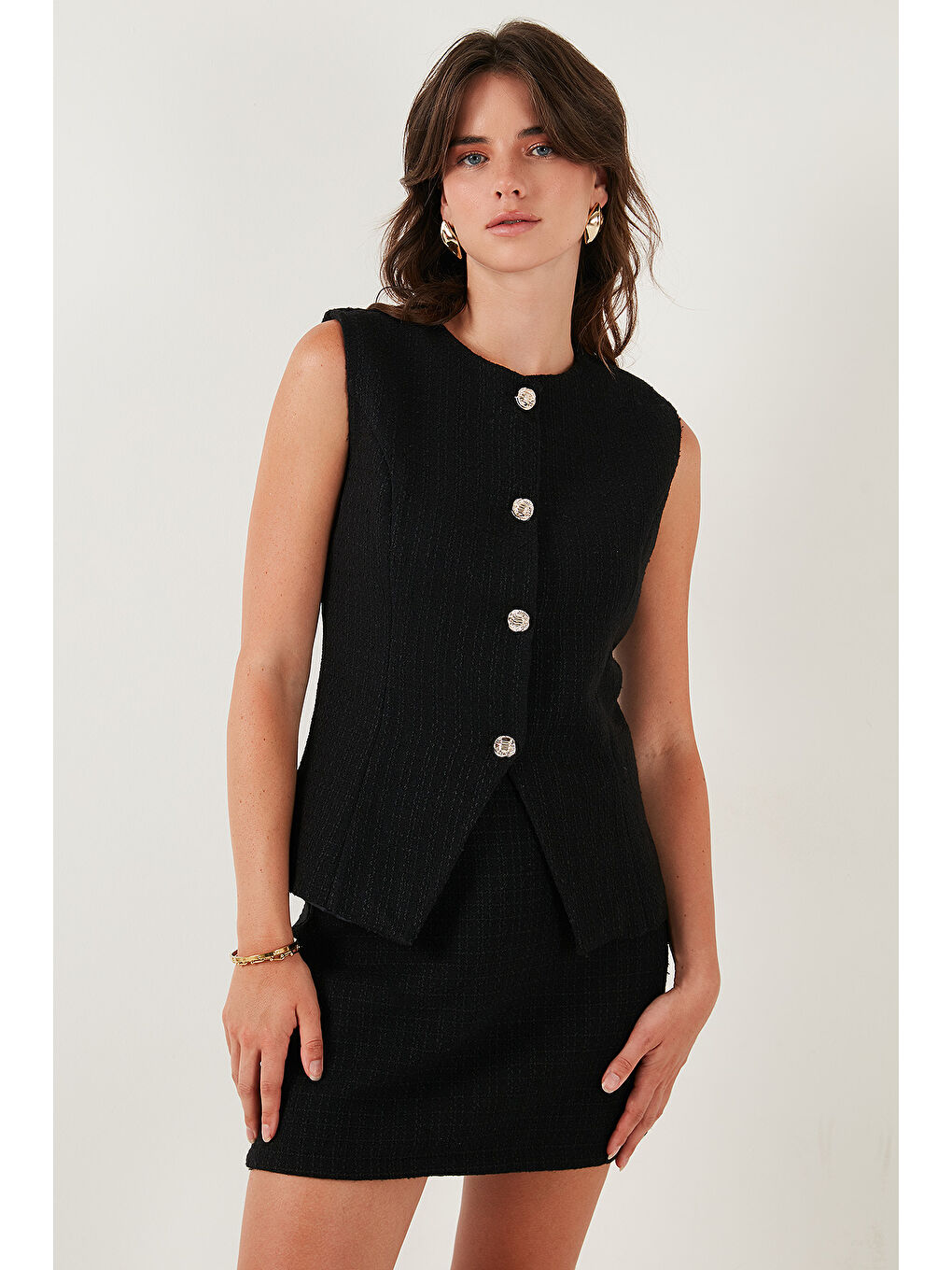 Siyah Pamuk ve Yün Karışımlı Slim Fit Bisiklet Yaka Kadın Tüvit Yelek 611YE00059-2