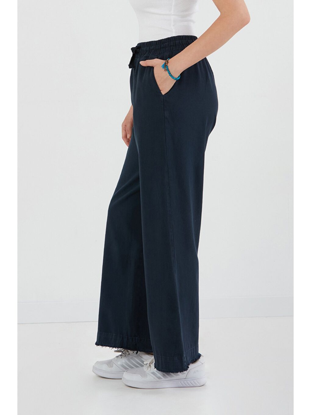 Lacivert Paçası Püsküllü Beli Lastikli Gabardin Pantolon-1