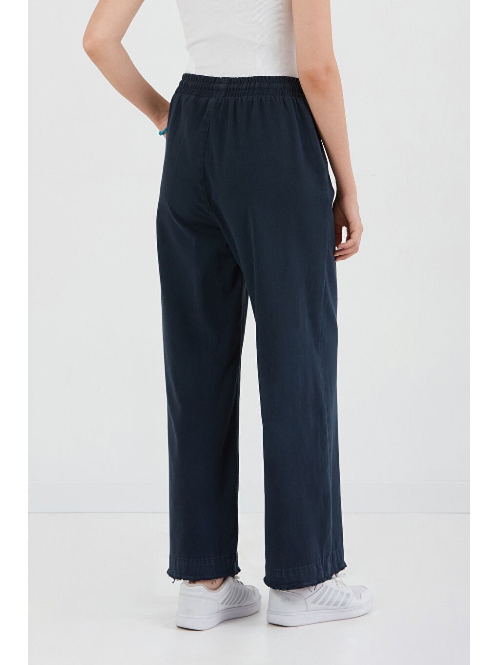 Lacivert Paçası Püsküllü Beli Lastikli Gabardin Pantolon-2