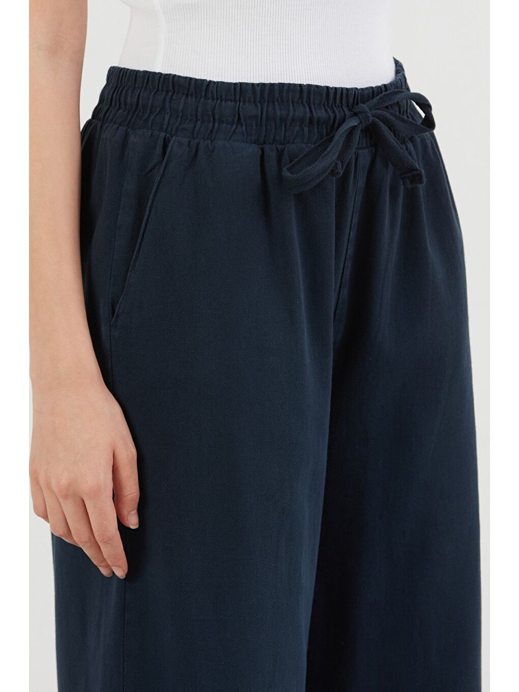 Lacivert Paçası Püsküllü Beli Lastikli Gabardin Pantolon-4