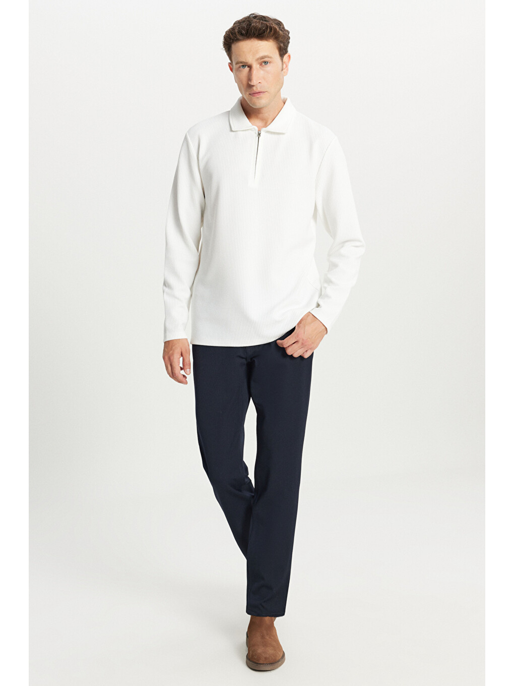 Erkek Ekru Standart Fit Normal Kesim Polo Yaka Jakarlı Esnek Uzun Kollu Tişört-3