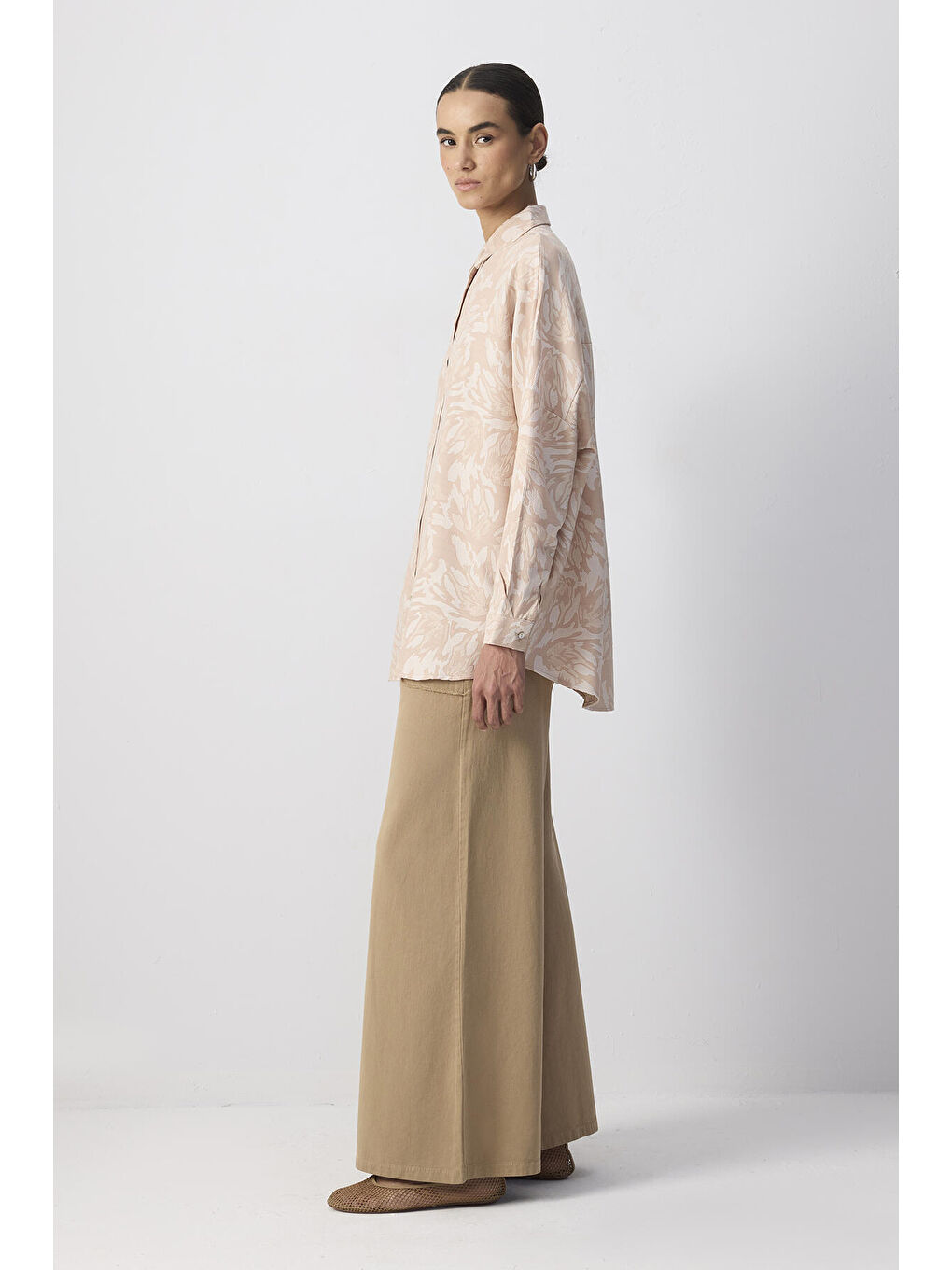 Kahverengi Oversıze Jakarlı Gömlek-2