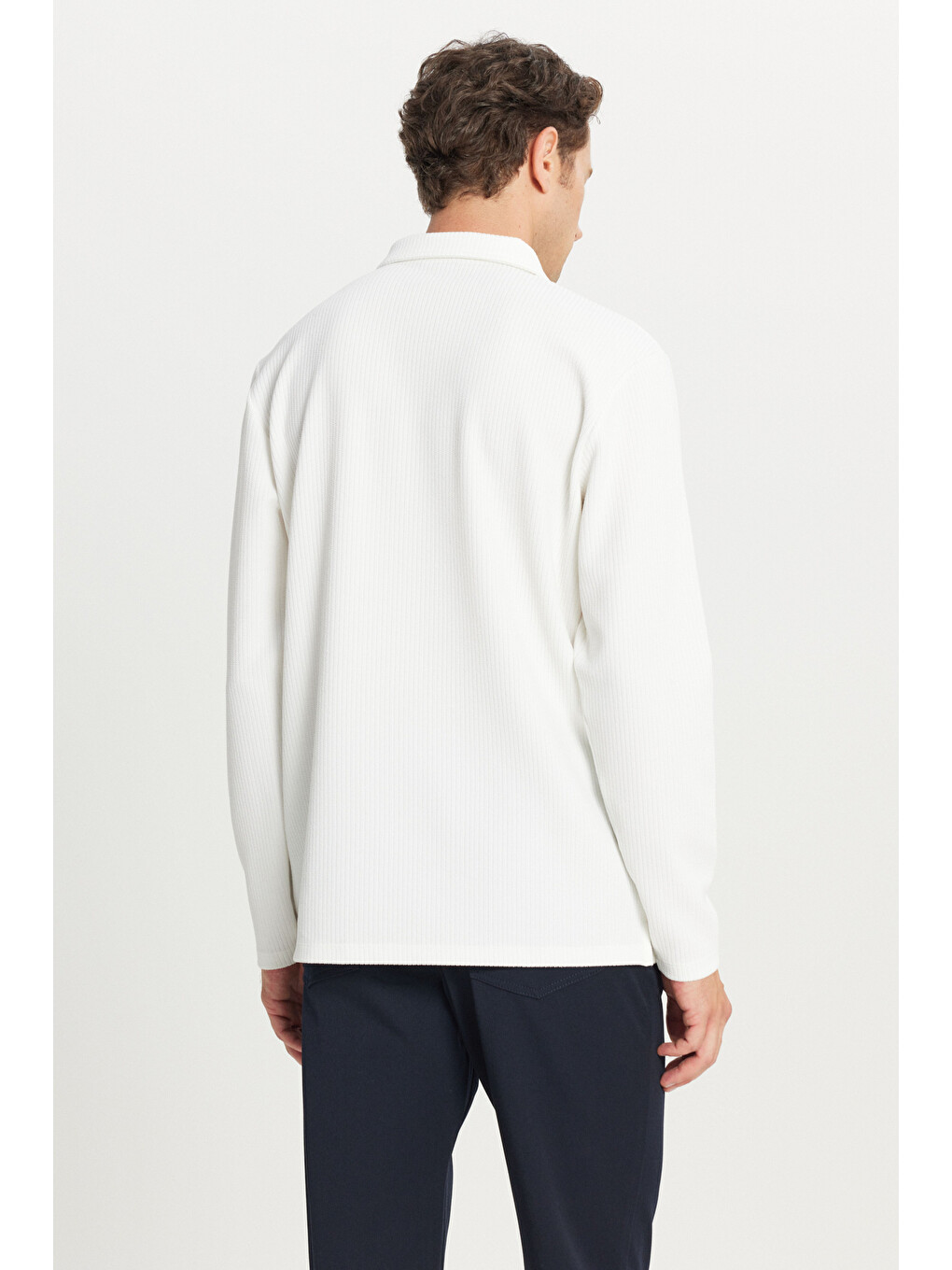 Erkek Ekru Standart Fit Normal Kesim Polo Yaka Jakarlı Esnek Uzun Kollu Tişört-6