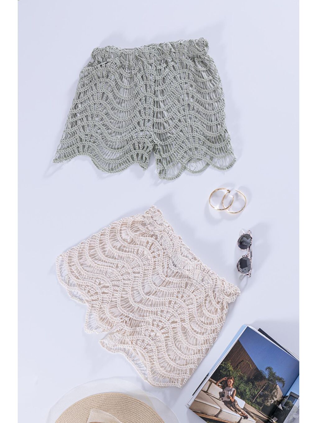 Bej 2'li Yeşil ve Taş Rengi Astarlı Dantel Şort