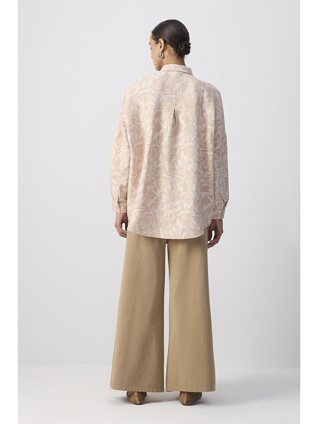 Kahverengi Oversıze Jakarlı Gömlek-3