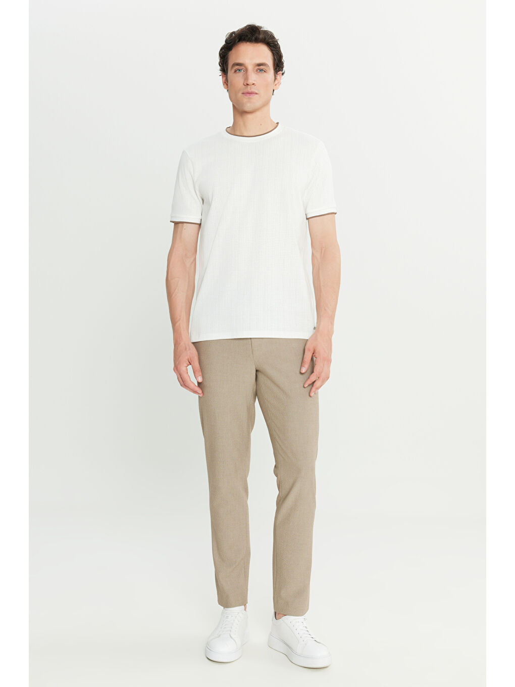 Erkek Ekru Pamuklu Slim Fit Dar Kesim Polo Yaka Jakarlı Esnek Tişört-1