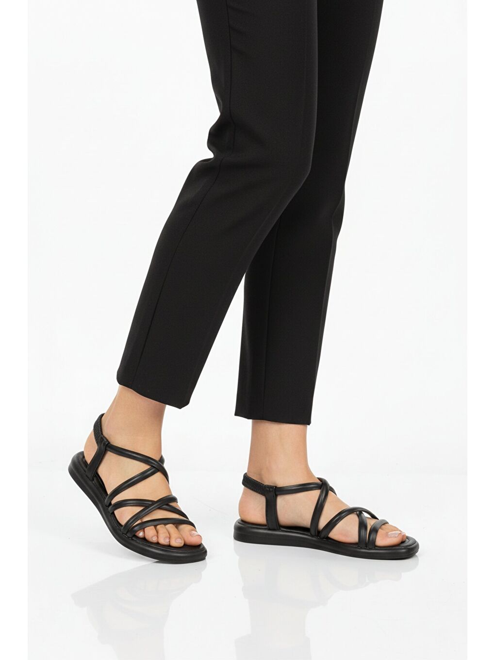 Siyah Hafif Esnek Kadın Sandalet S-20 Z