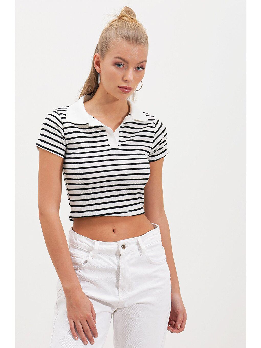 Beyaz Çizgili Polo Yaka T-SHİRT-1