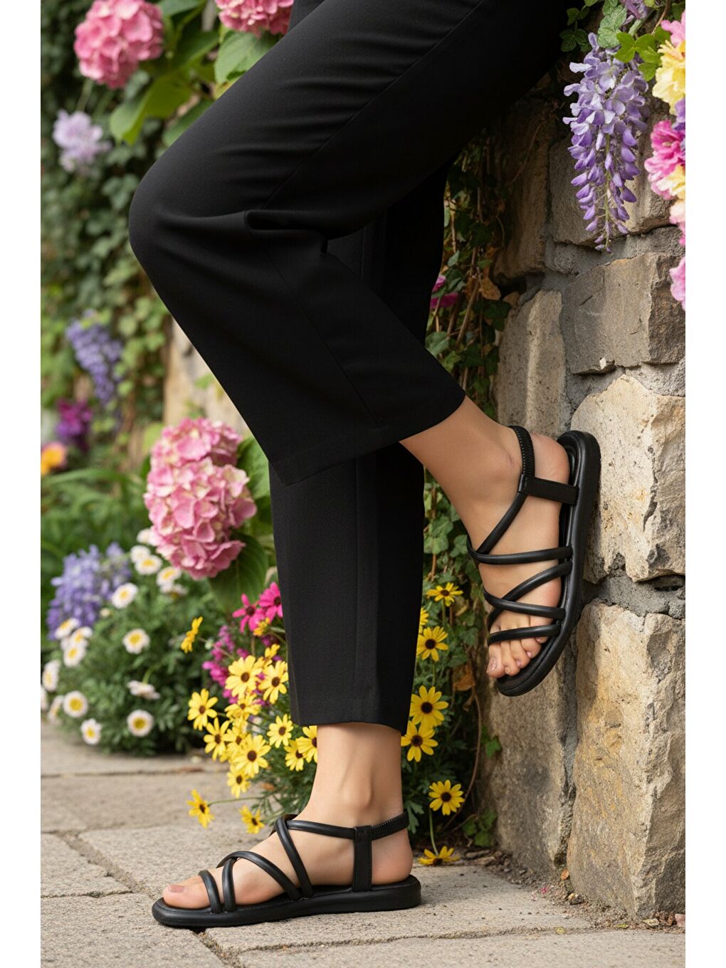 Siyah Hafif Esnek Kadın Sandalet S-20 Z-2