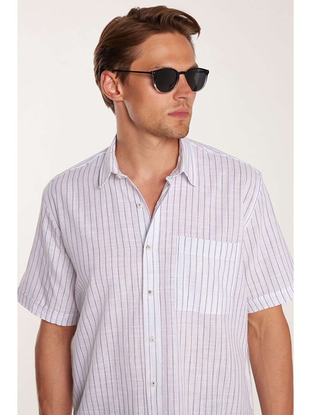 Karışık Erkek Regular Fit Klasik Kesim %100 Pamuk Kısa Kollu Keten Doku Tek Cep Çizgili Gömlek-1