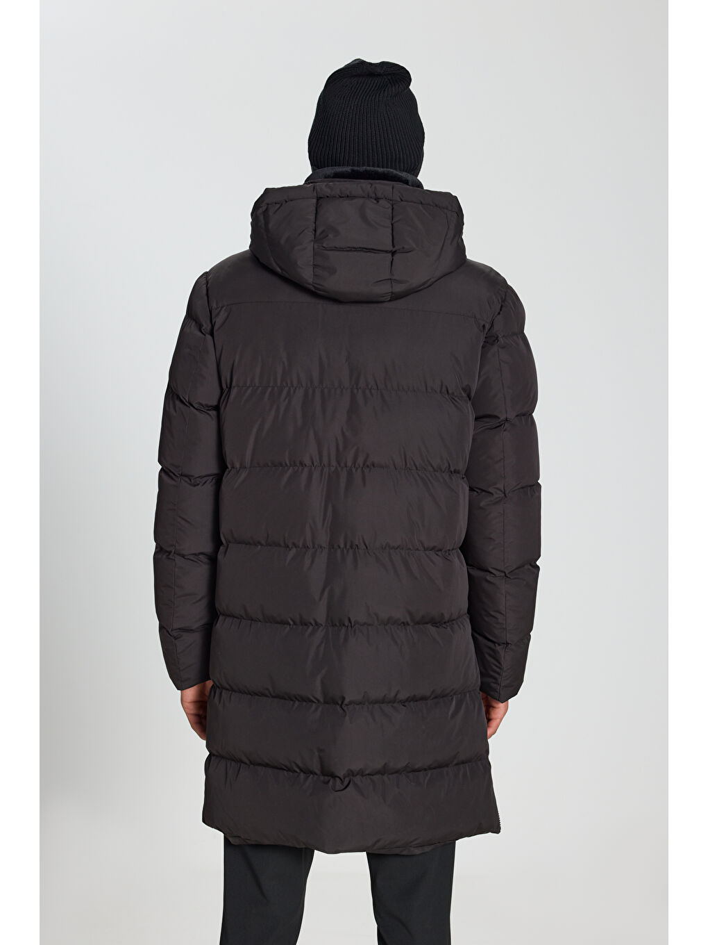 Erkek Siyah Standart Fit Normal Kesim Çıkma Kapüşon Dik Yaka Yan Cepli Kaban-5