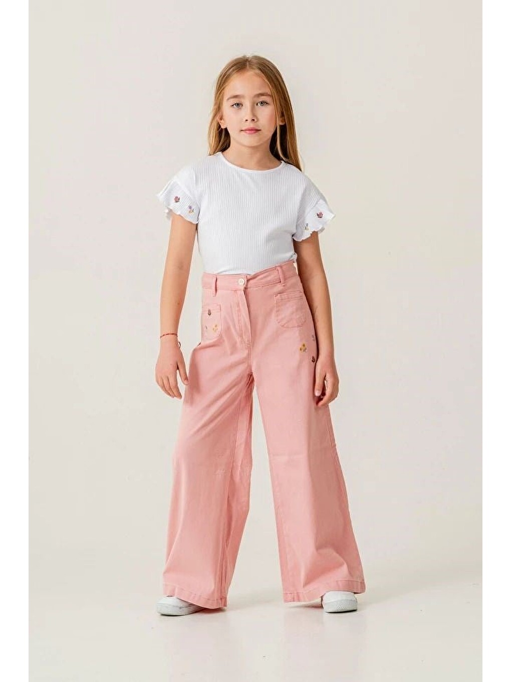 Kız Çocuk Pamuklu Beyaz Fırfır Kollu T-Shirt Pembe Nakışlı Bol Paça Pantolon Takım-2