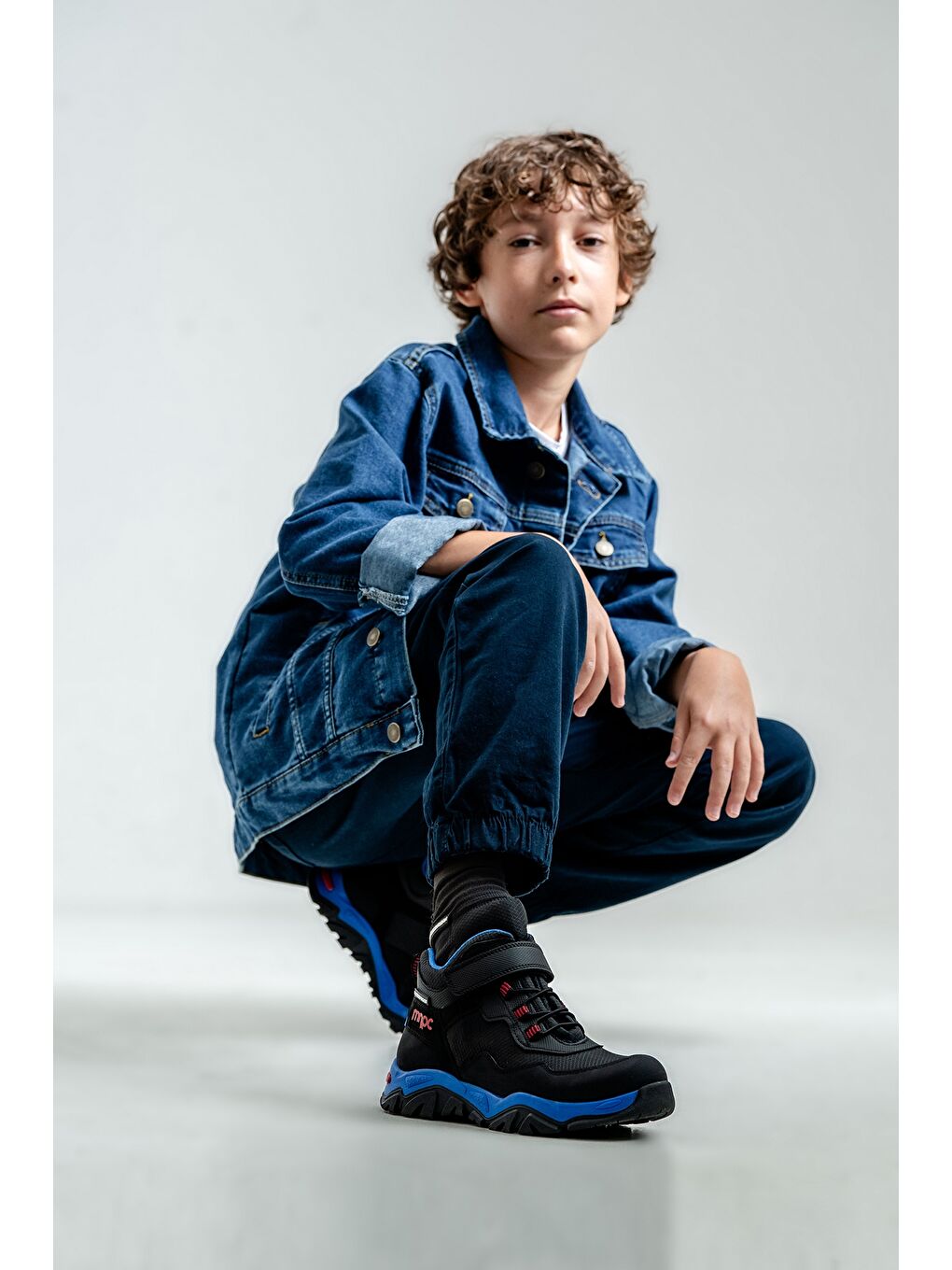 Erkek Çocuk Siyah Su Geçirmez Anatomik Günlük Bot