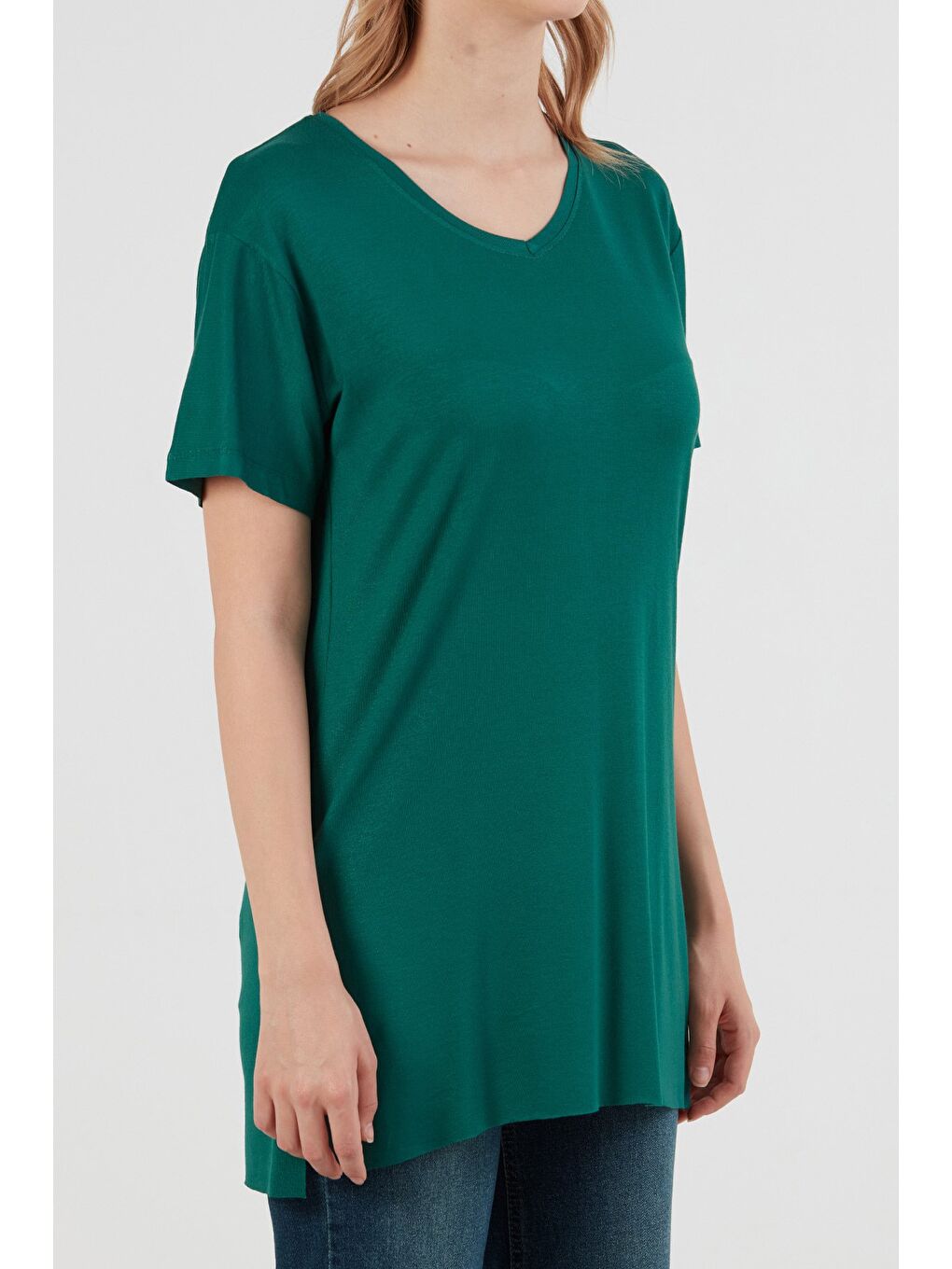 Yeşil Basic V Yaka Yanları Yırtmaçlı Elastanlı Salaş Tişört-4