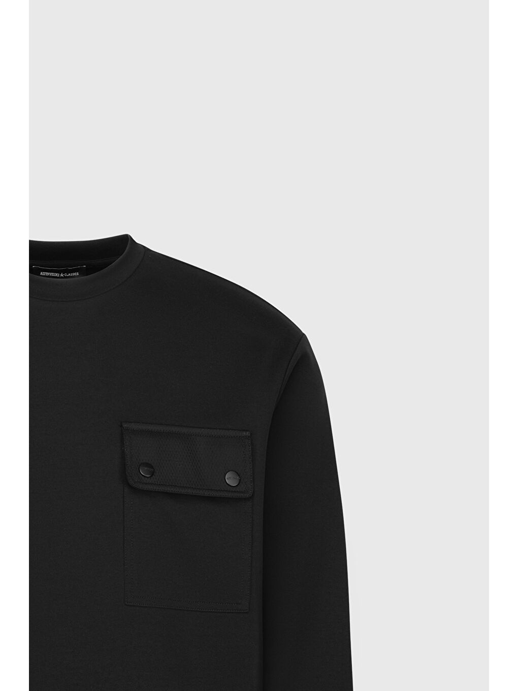 Erkek Siyah Pamuklu Standart Fit Normal Kesim Bisiklet Yaka Cepli Esnek Sweatshirt-6