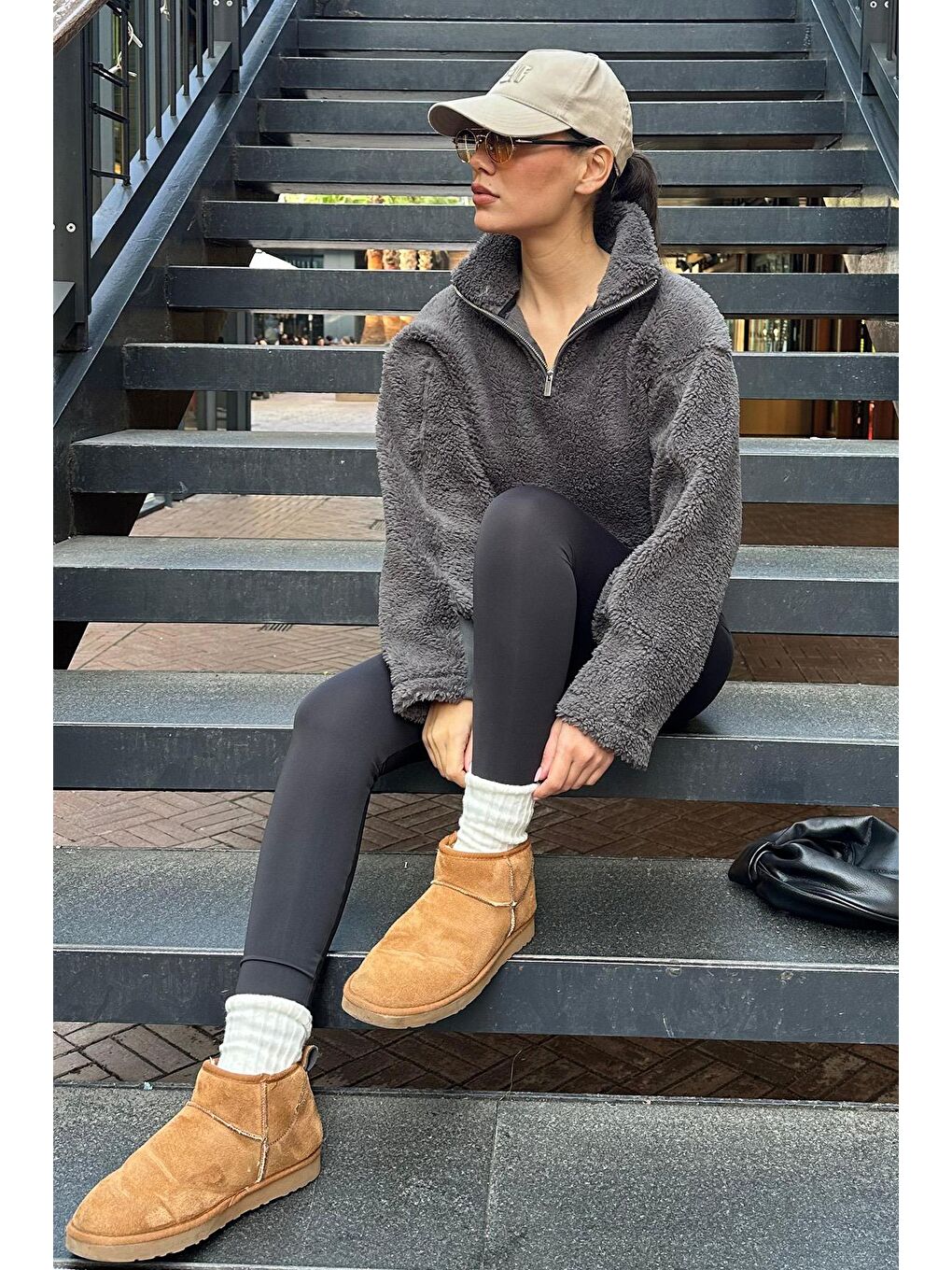 Gri Füme Fermuar Yaka Kürklü Kadın Sweatshirt Mg2261-2